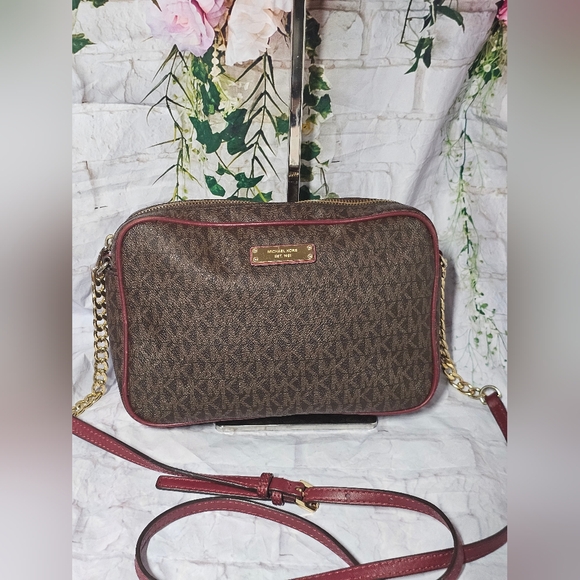 EUC Michael Kors Monogram Crossbody bag - Picture 7 of 12